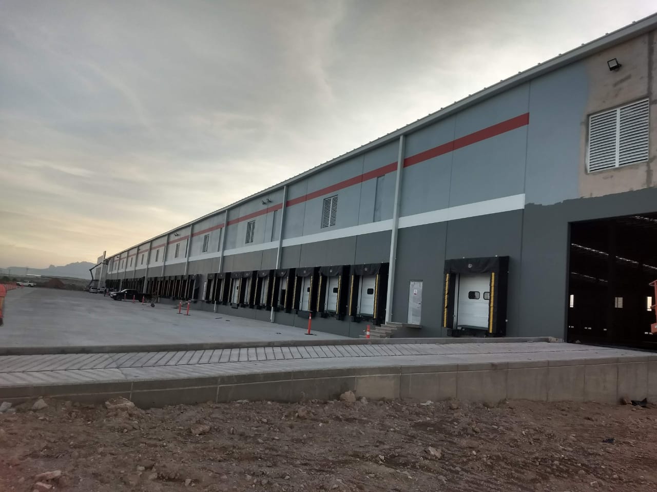 INDUSTRIAL (17)